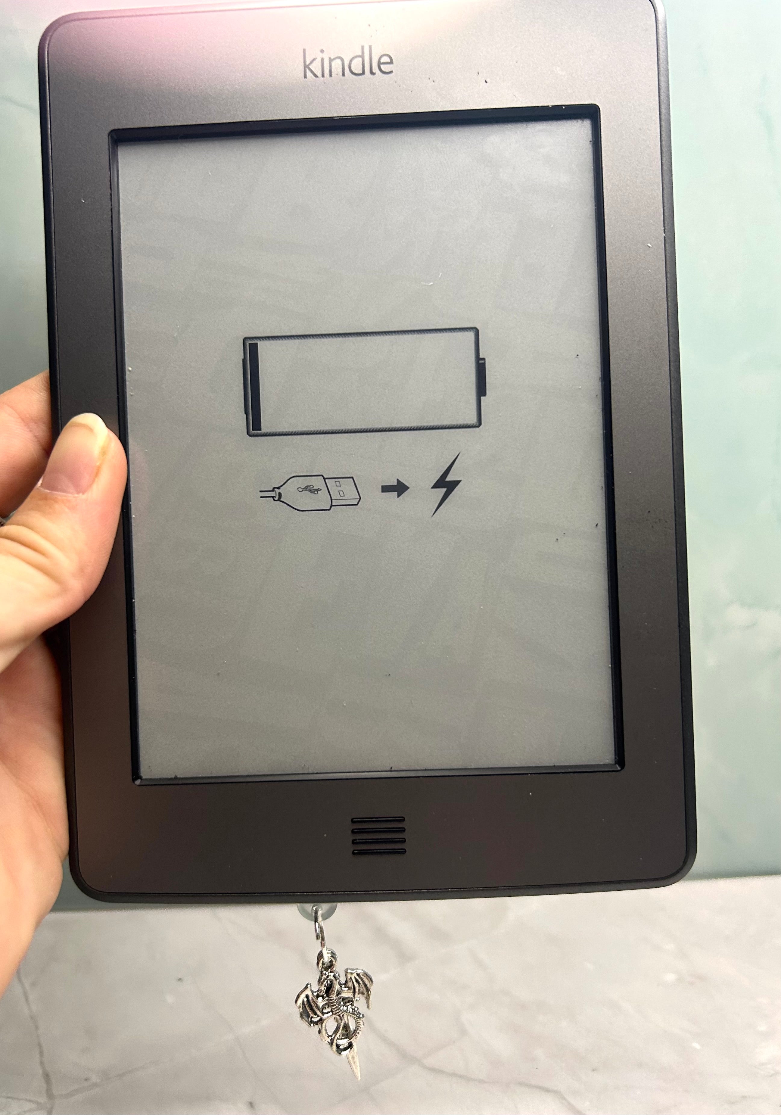 Electronic dust plug