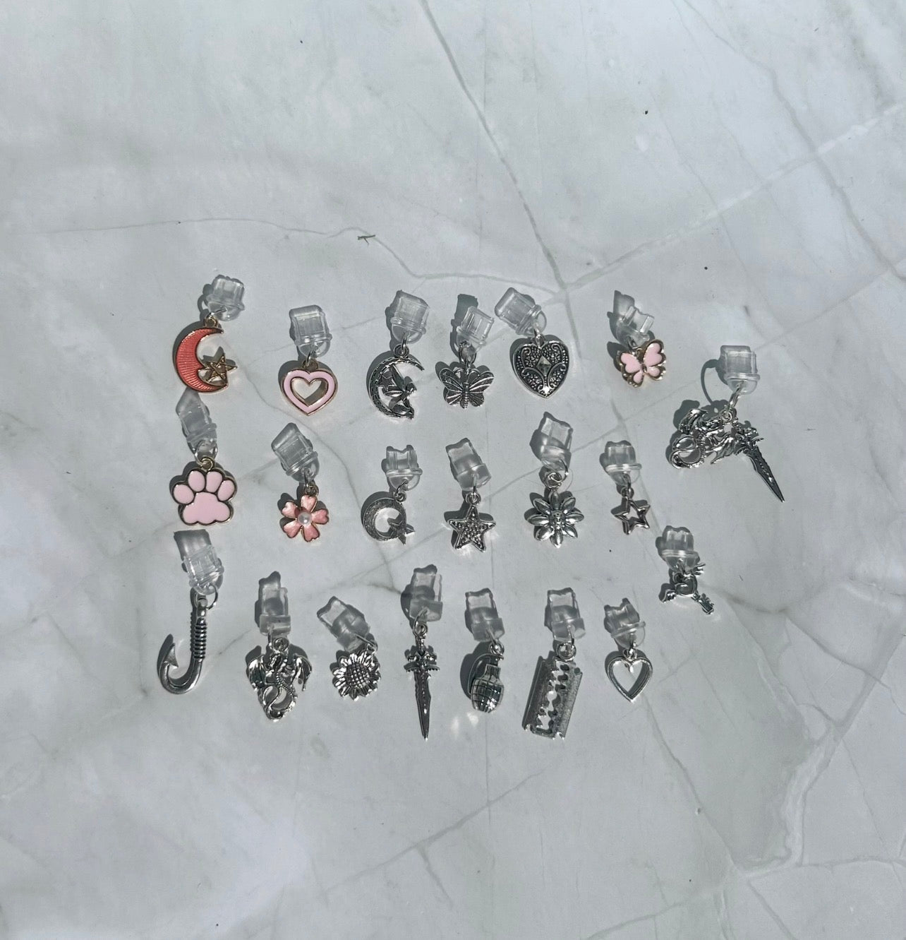 Electronic dust plug