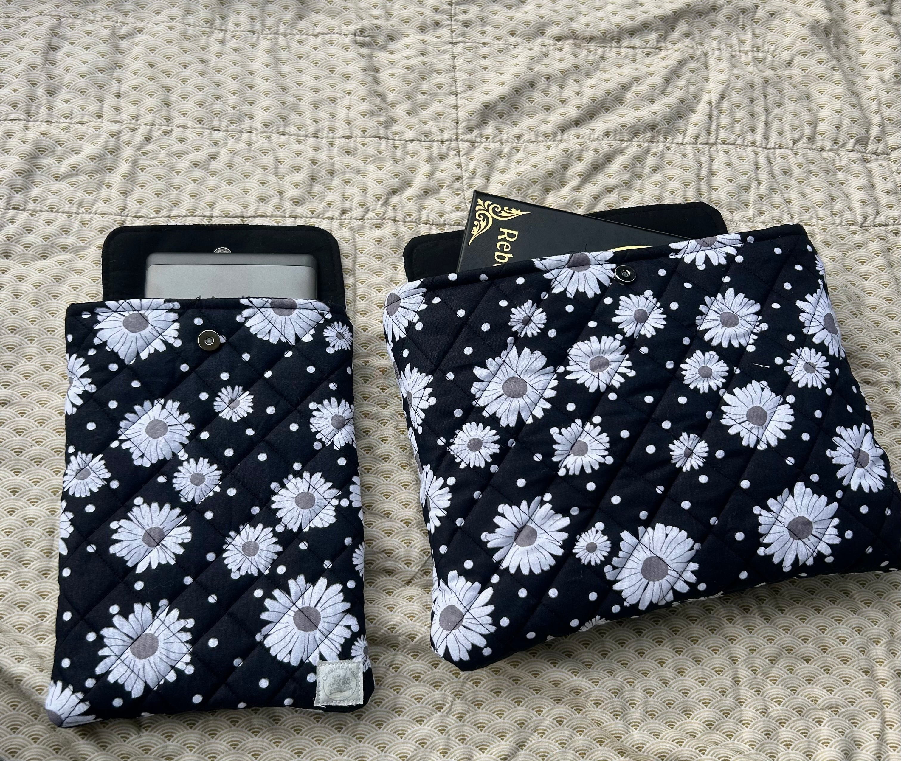 Darling Daisy Kindle/book sleeve